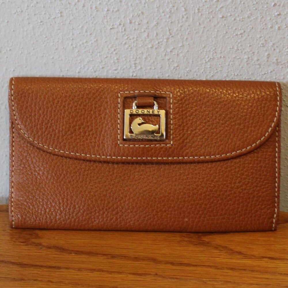 DOONEY & BOURKE Tan Pebbled Leather Trifold Wallet